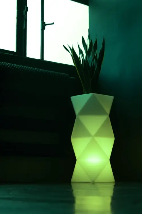 Podswietlana-designerska-donica-Monumo-Asti-Light-RGB.webp