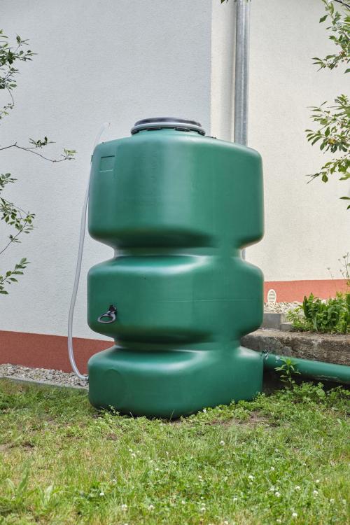 zbiornik-na-wode-deszczowa-garden-1000-l (1).jpg