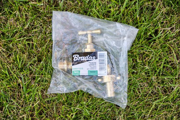 Kranik do zbiornika mosiężny BRASSTAP 1/2"