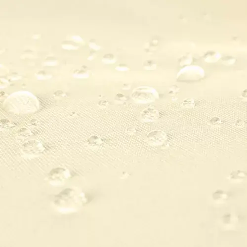 beżowy, prostokątny żagiel przeciwsłoneczny