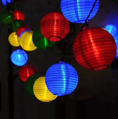 kolorowa girlanda solarna