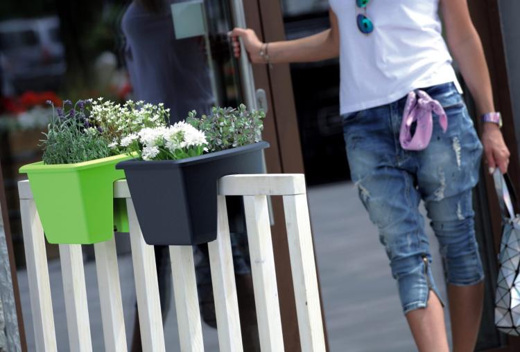 Doniczka na balustradę Respana DREB400